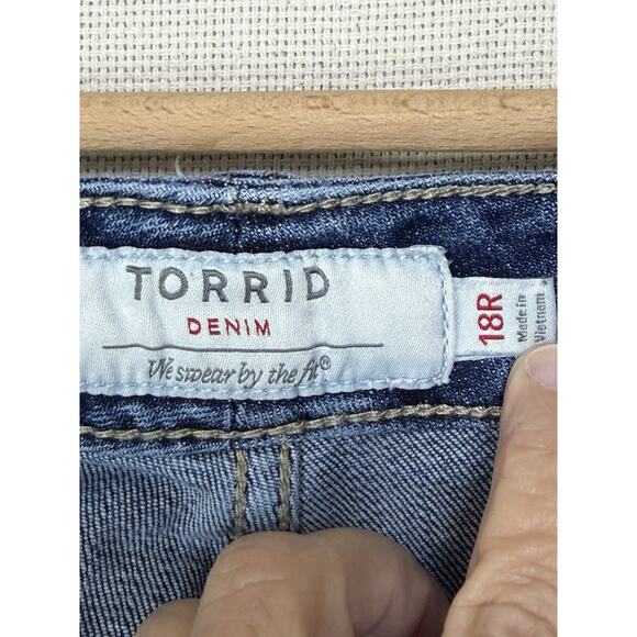 TORRID Distressed Hem Girlfriend Denim Jeans Plus Size 18R Cropped Preppy - Picture 6 of 16